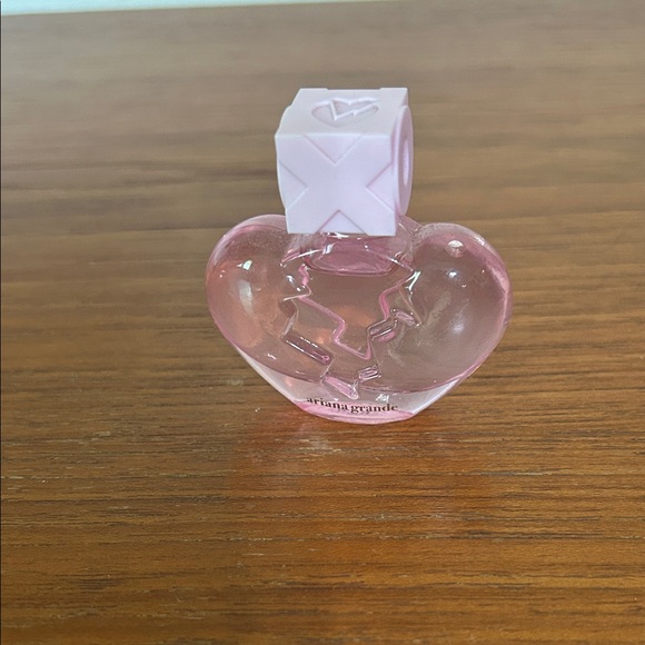 Ariana Grande mini perfume - Picture 2 of 2